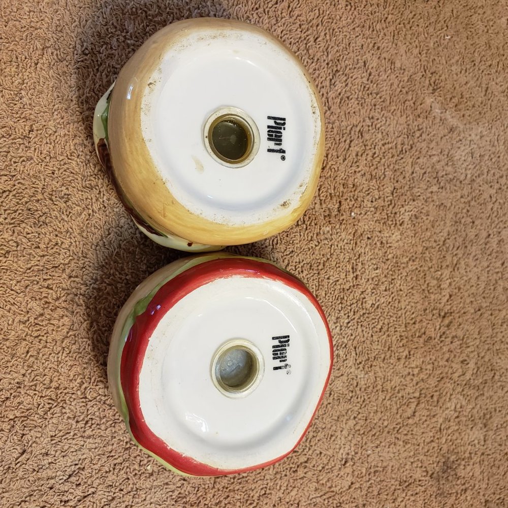 Cheeseburger Stackable Salt and Pepper Set - Picture 3 of 3